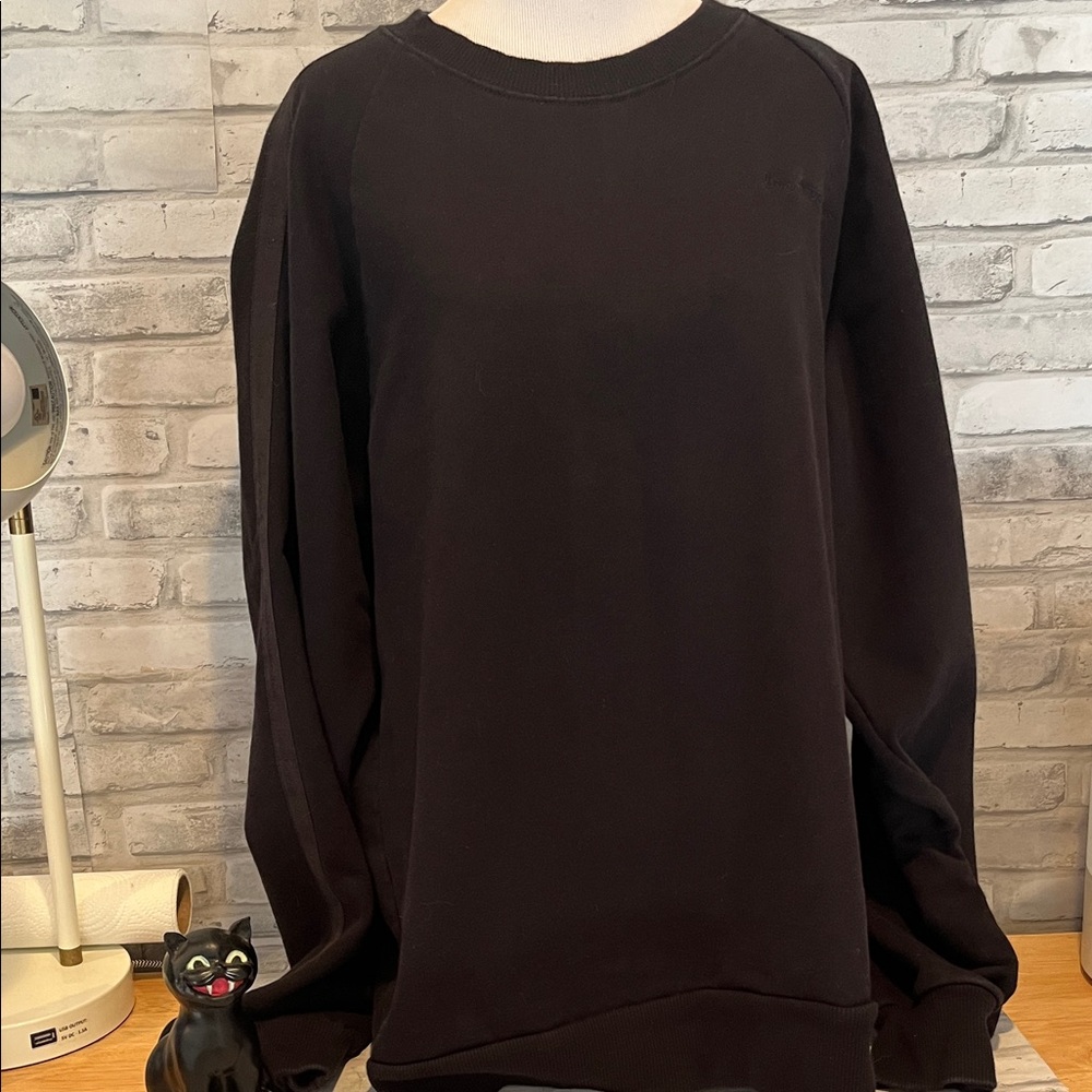 Love Your Melon Black long sleeve crew neck sweatshirt  XL